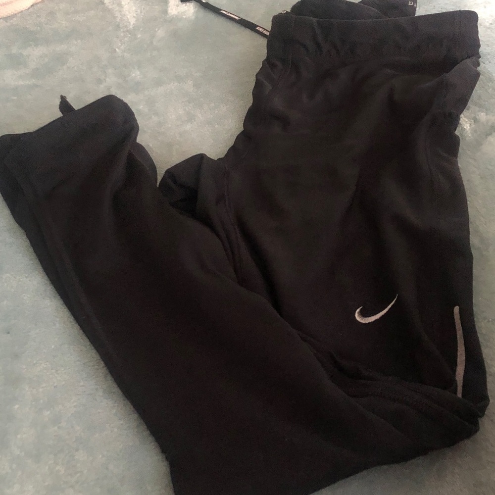 Nike Black Performance Legging’s - Picture 3 of 4